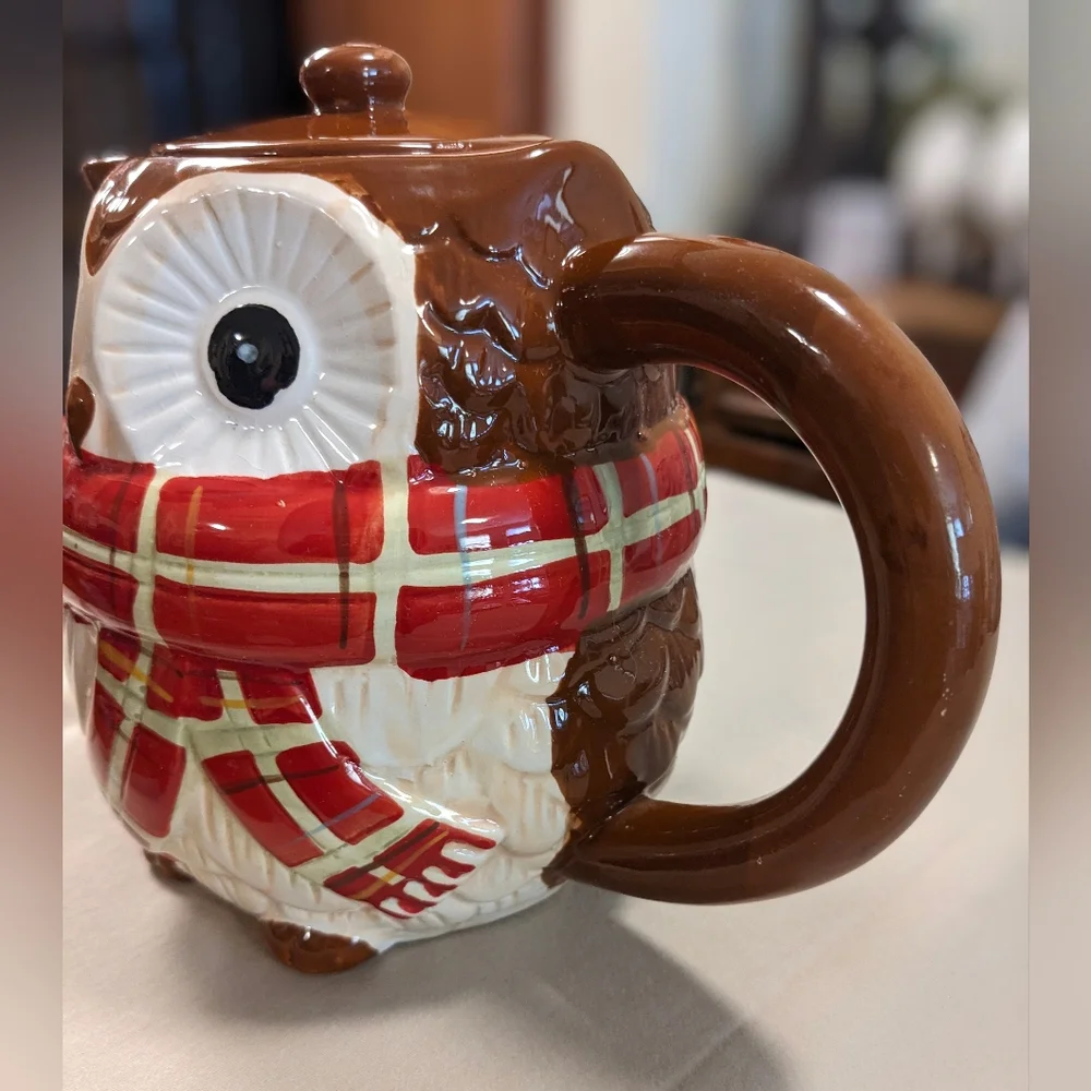 Vintage Pier 1 Imports:Hand painted Chilly Billy Teapot